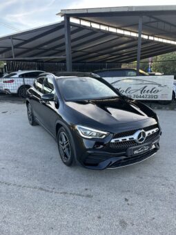 
										Mercedes a benz GLA 200D AMG premium full									