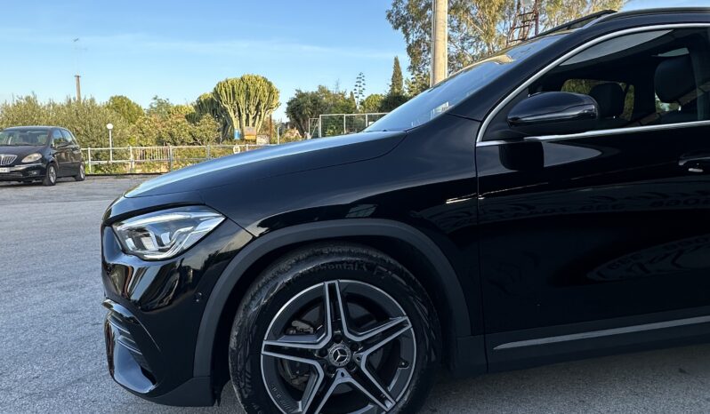 
								Mercedes a benz GLA 200D AMG premium full									