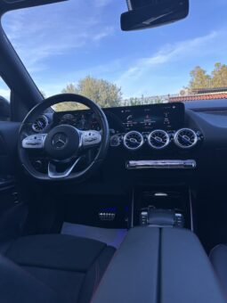 
										Mercedes a benz GLA 200D AMG premium full									