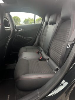 
										Mercedes A180 AMG premium full									