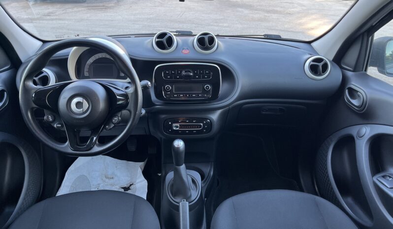 
								Smart four four 1.0 70cv prime full									