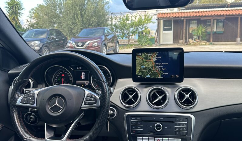 
								Mercedes GLA 200D AMG premium plus full									