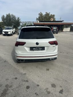 
										Volkswagen tiguan R-Line 2.0 200cv 4motion full									