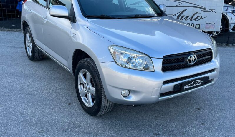 
								Toyota RAV4 2.2 D-4D 136cv full									